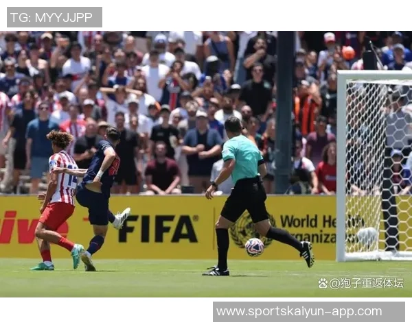 登贝莱禁区外左脚远射破门助巴黎领先里尔1-0