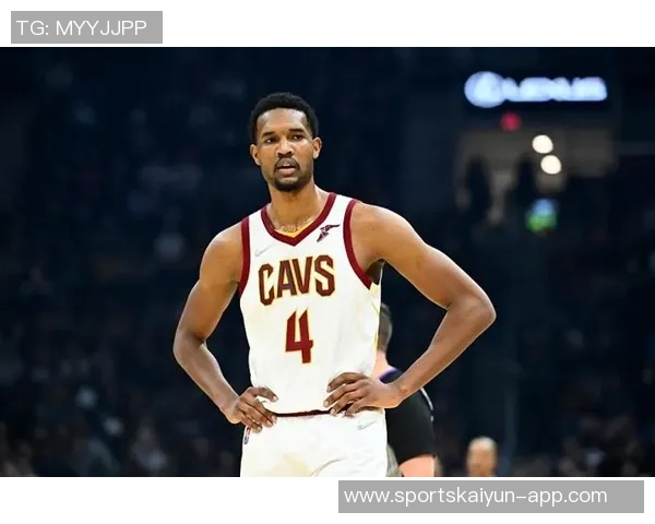 莫布里上半场表现出色三投三中贡献八分三板两助攻助力球队攻势